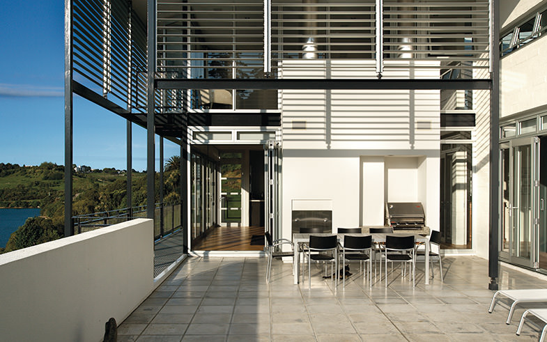 outdoor living by water louvres
