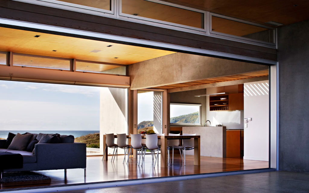 OMAHA BEACH HOUSE / Omaha Crosson Architects